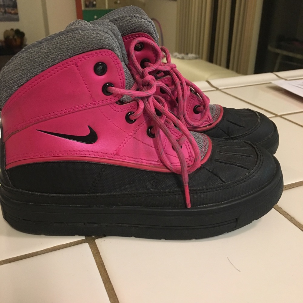 Girls Niki winter ❄️ shoes size 1.5